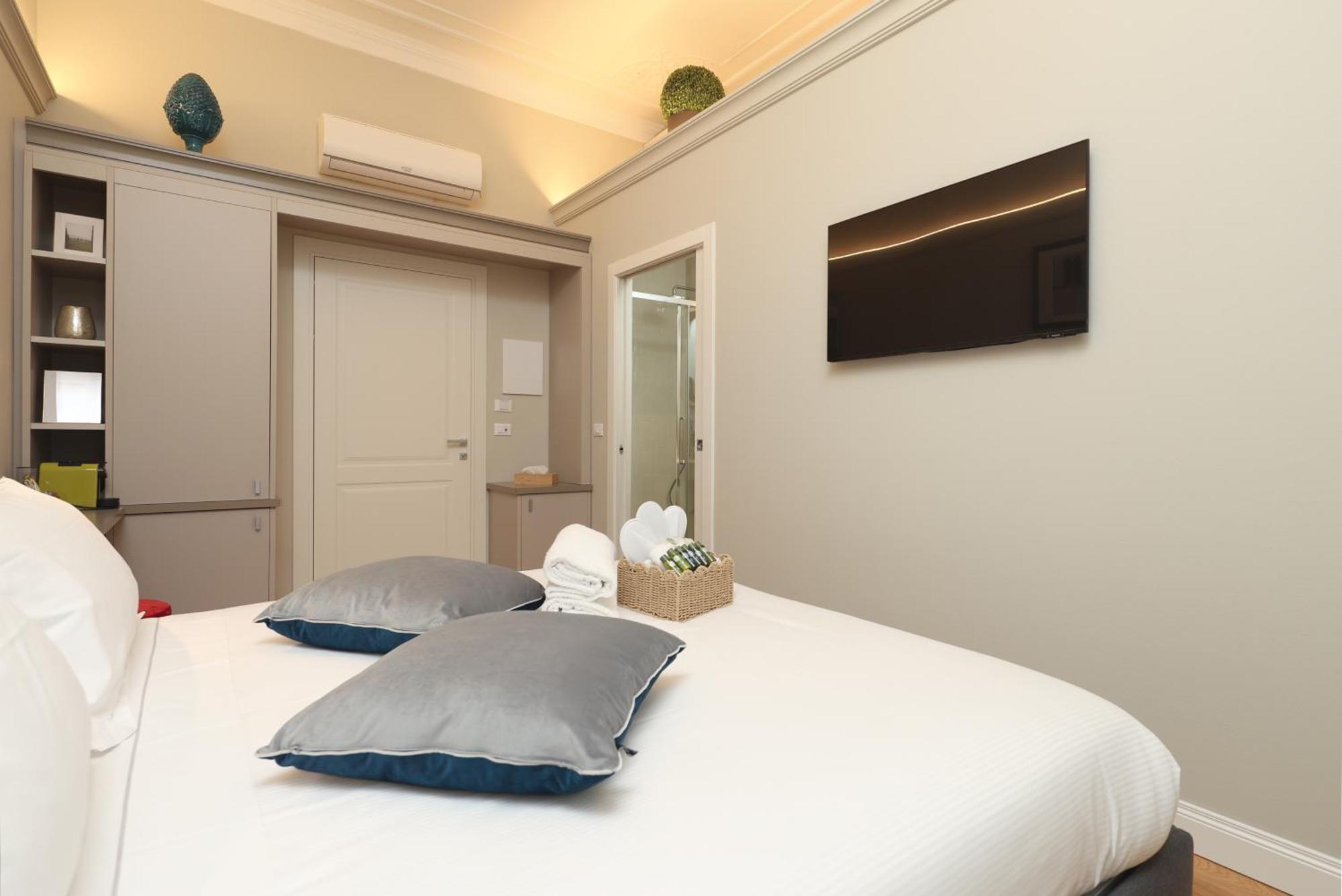 N7 Rooms Firenze Bagian luar foto