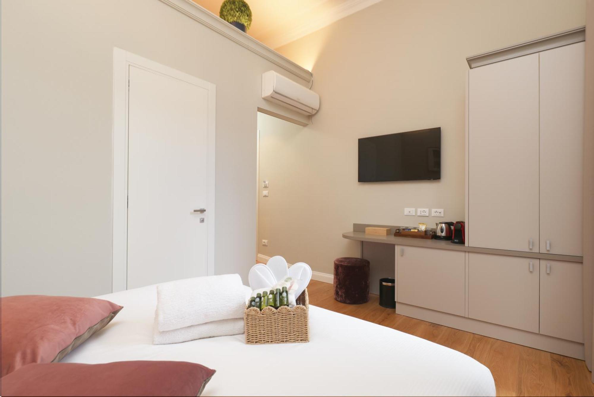 N7 Rooms Firenze Bagian luar foto