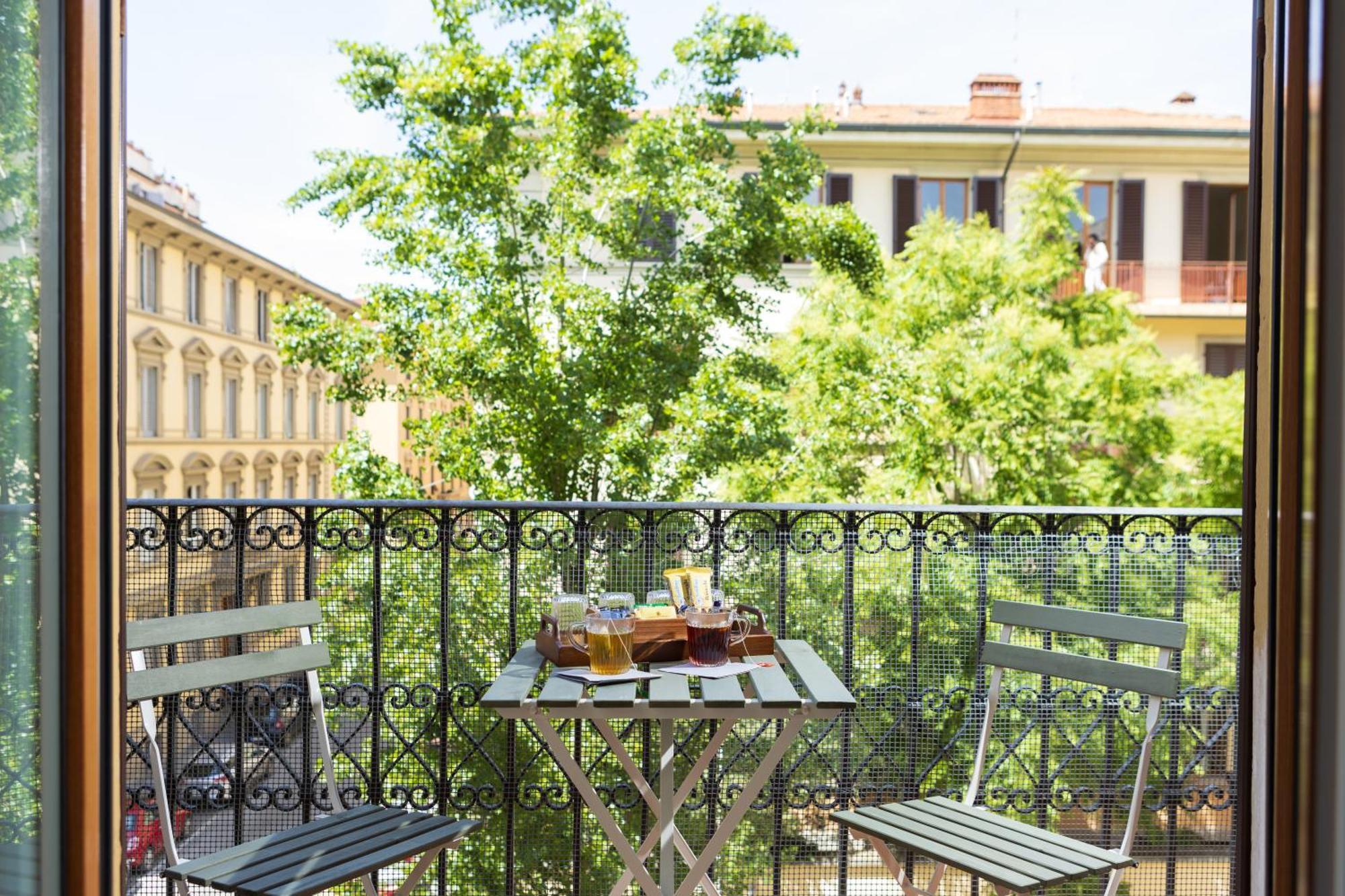 N7 Rooms Firenze Bagian luar foto